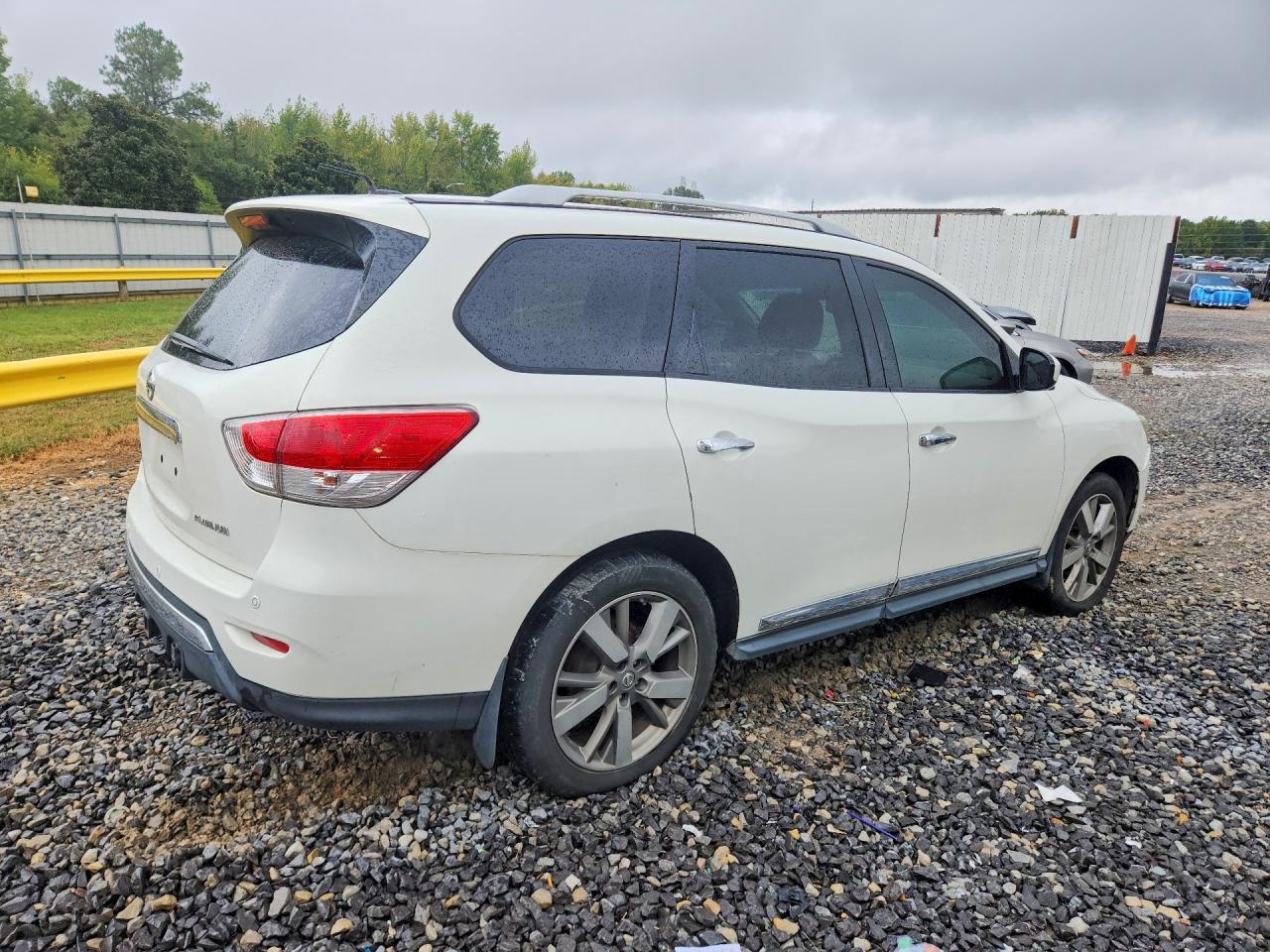 2013 Nissan Pathfinder S - Фото 3
