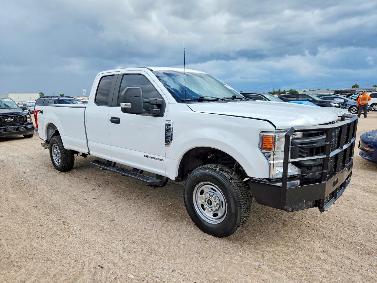 2022 Ford F250 Super Duty - Image 4
