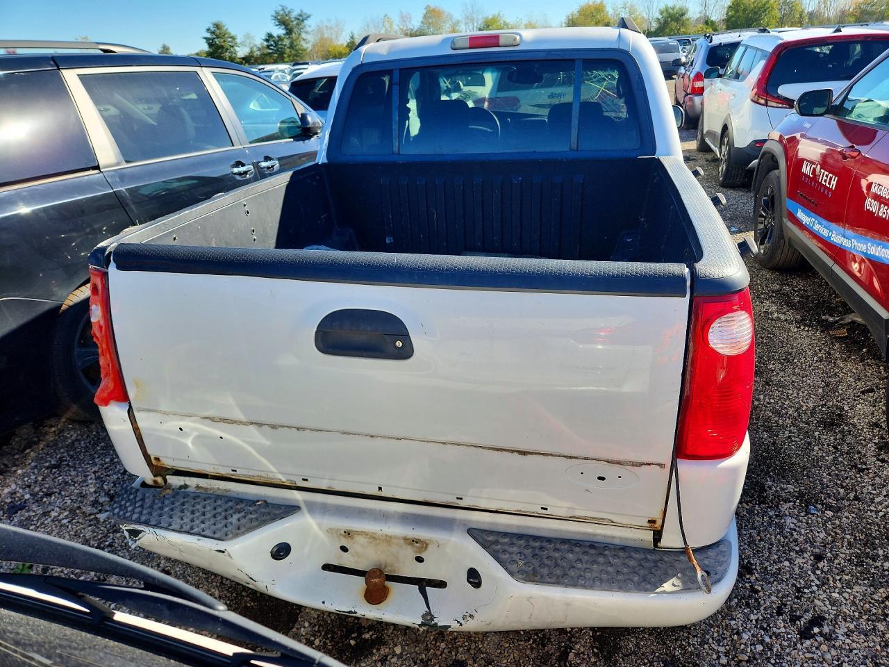 2004 Ford Explorer Sport Trac - Image 6