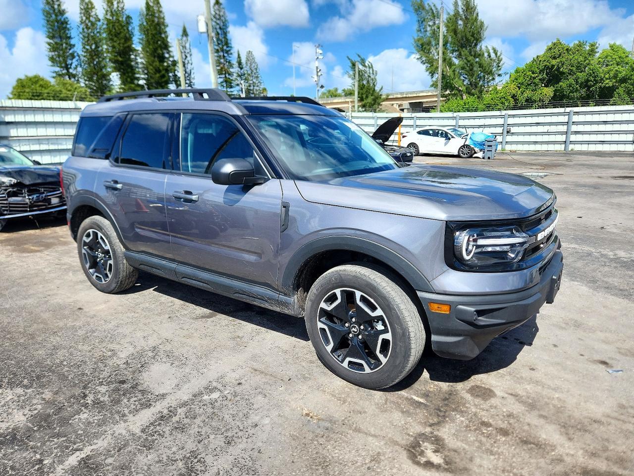 2023 Ford Bronco Sport Outer Banks - Image 4
