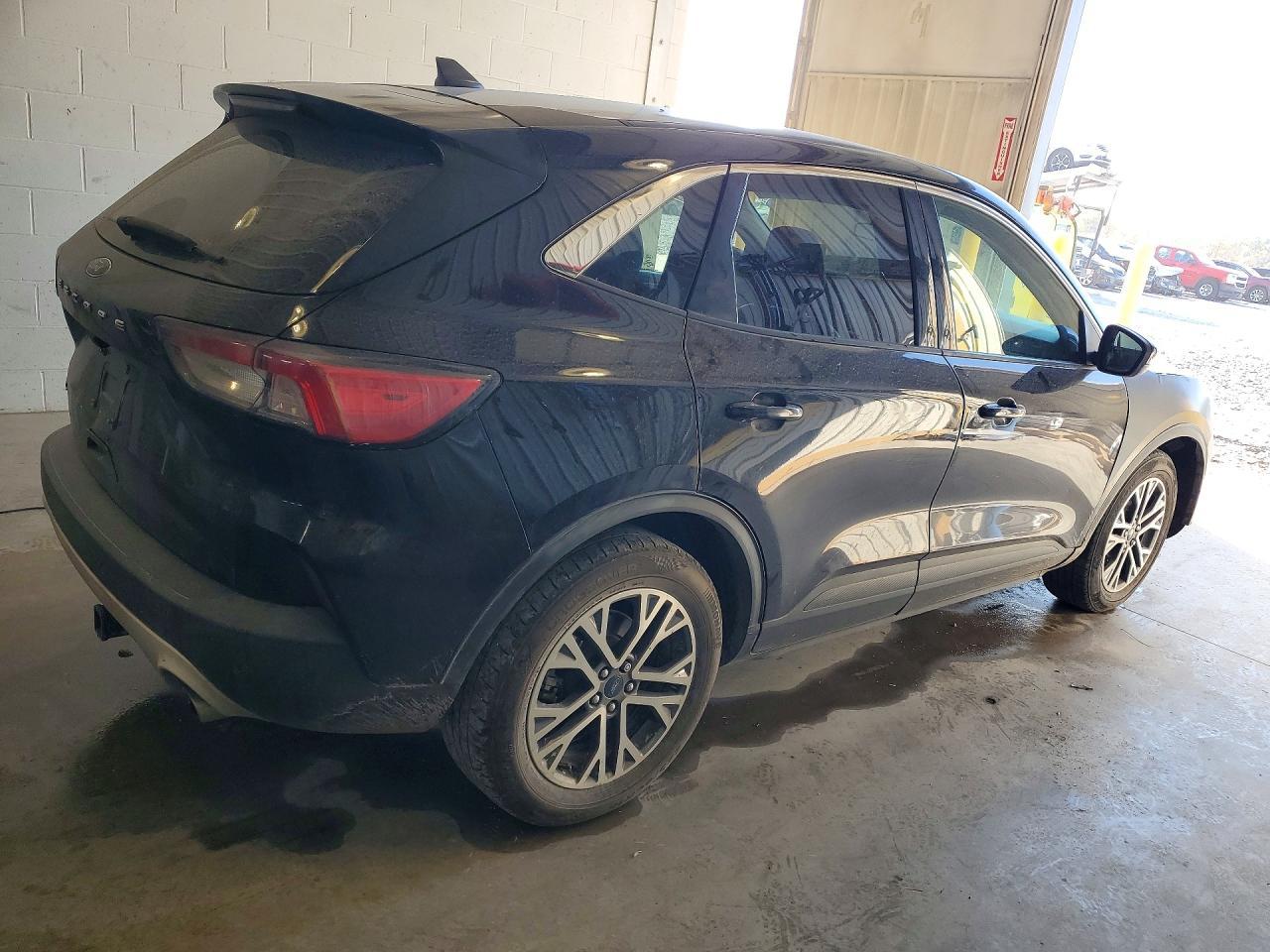 2022 Ford Escape Sel - Фото 3