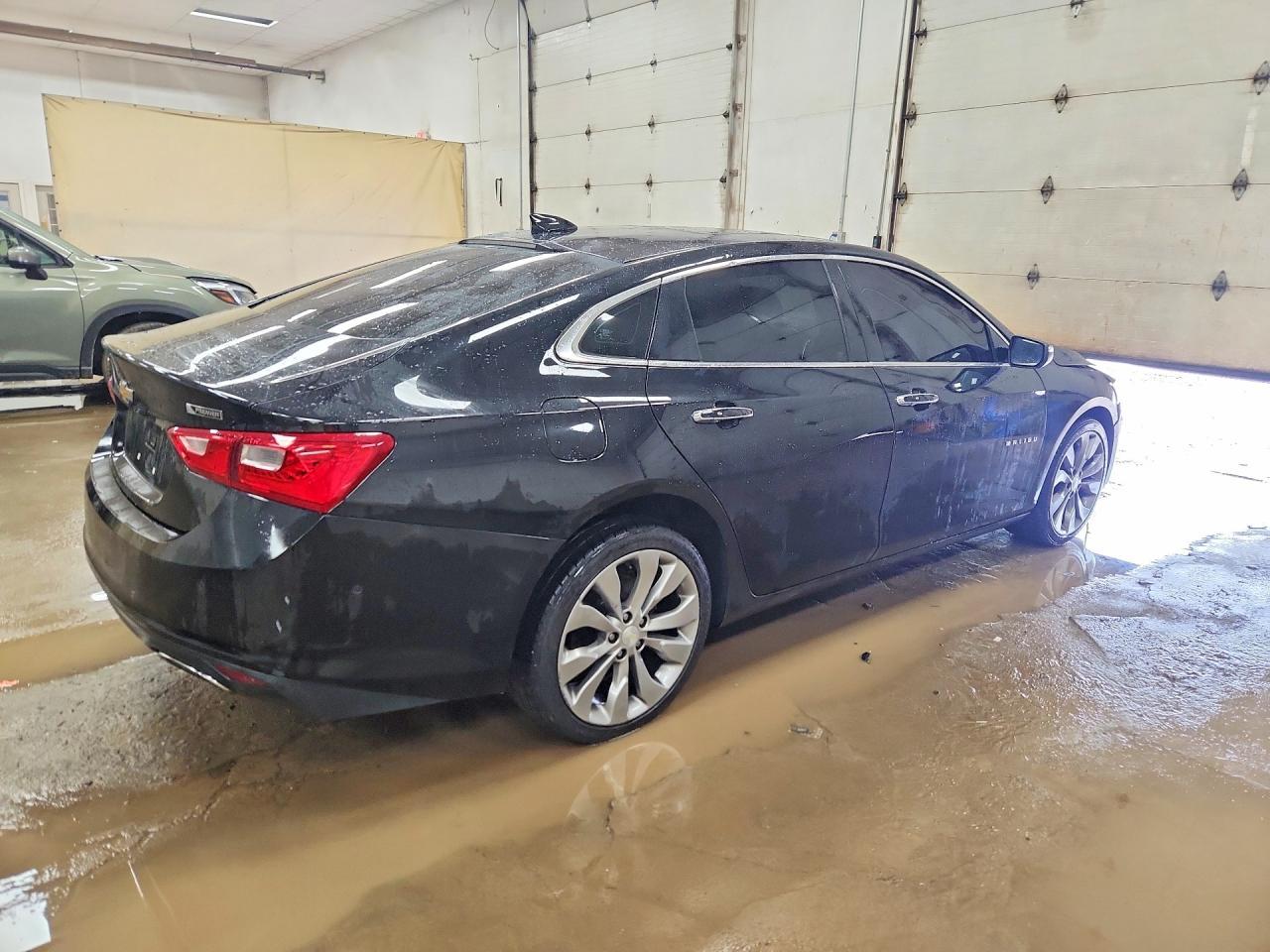 2018 Chevrolet Malibu Premier - Image 3
