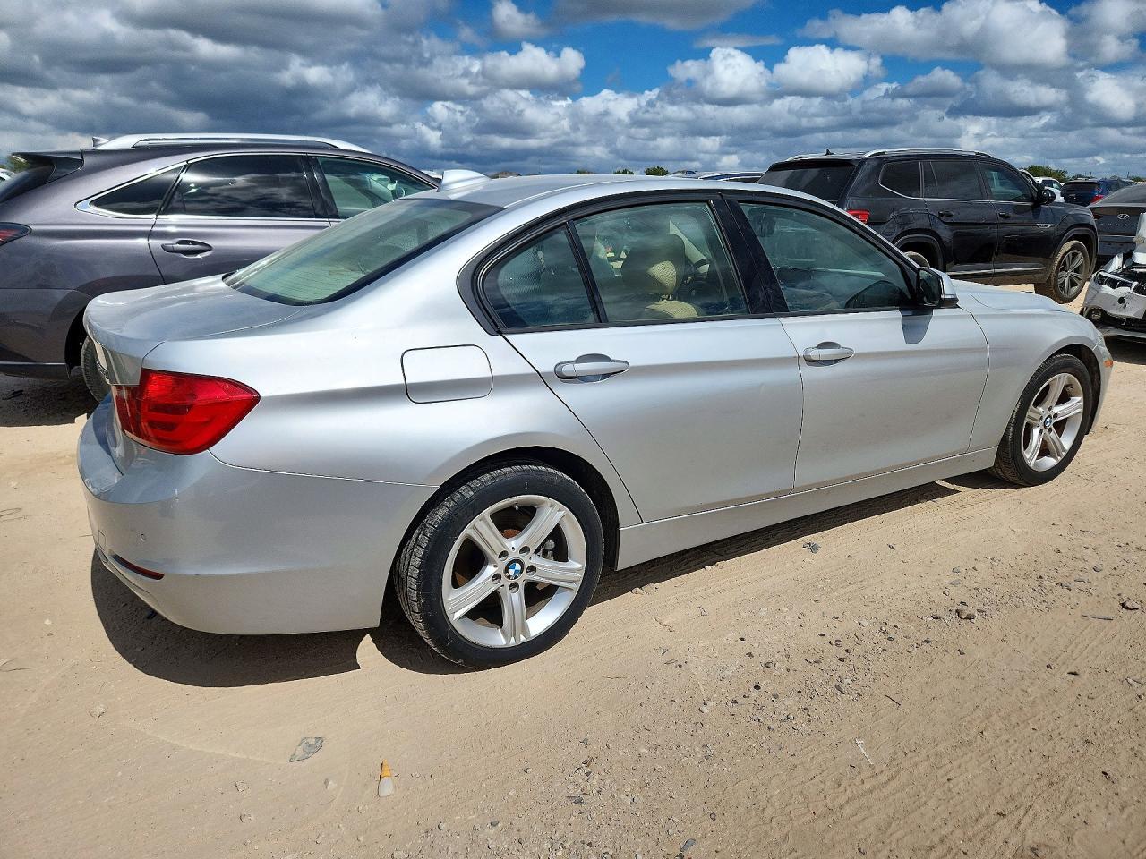 2012 BMW 328 I - Фото 3