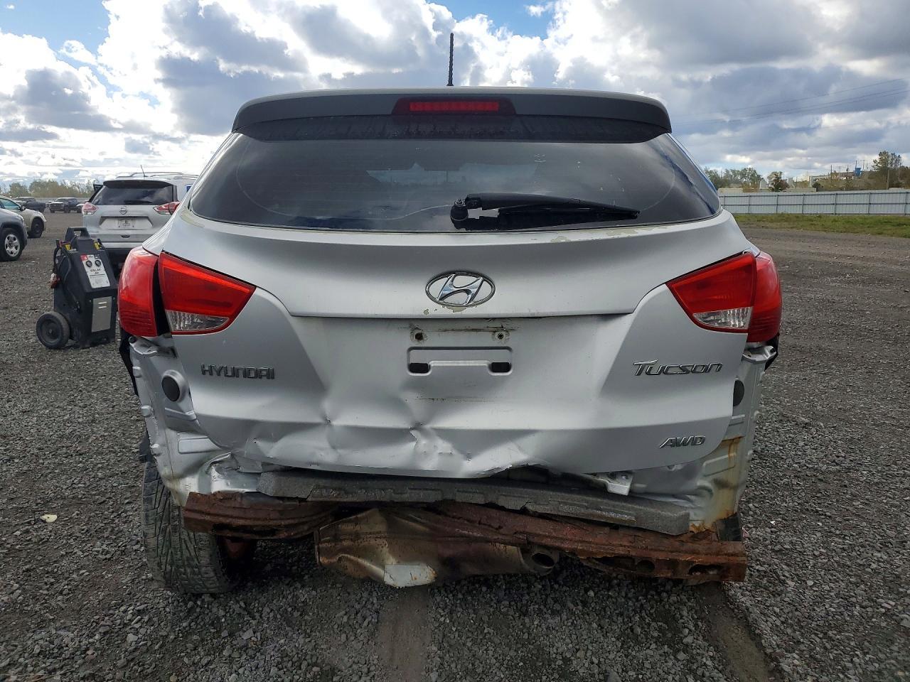 2011 Hyundai Tucson Gl - Image 6