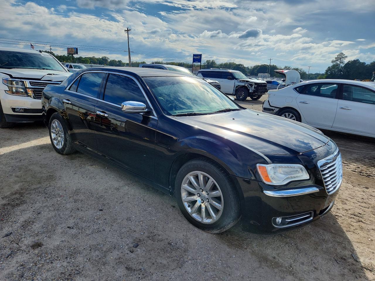 2013 Chrysler 300C - Фото 4