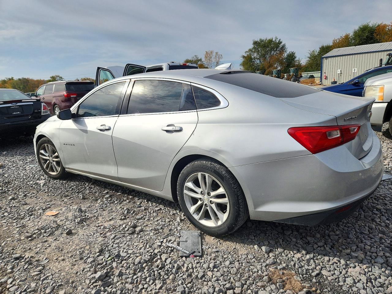 2017 Chevrolet Malibu Lt - Фото 2