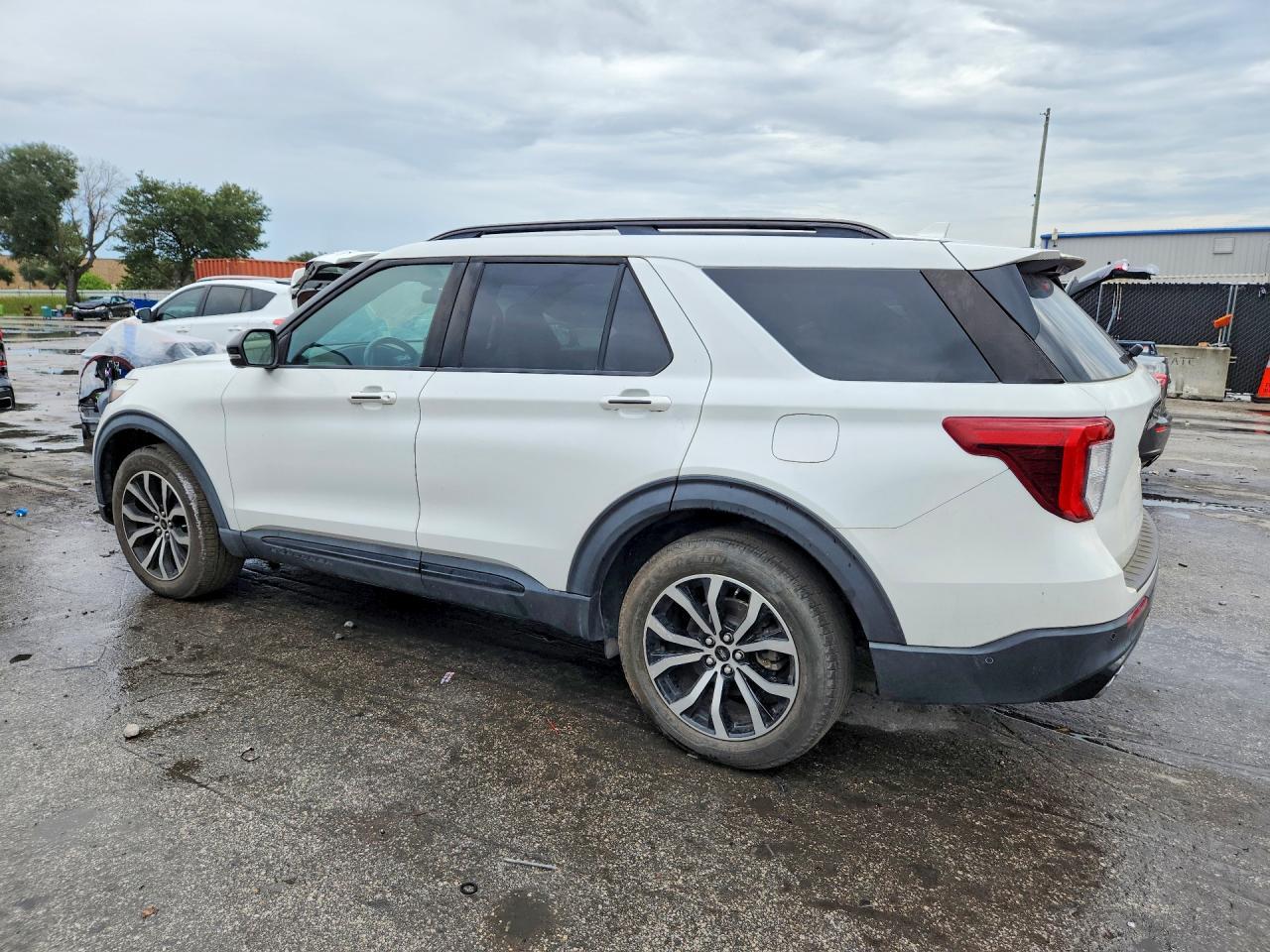 2020 Ford Explorer St - Фото 2