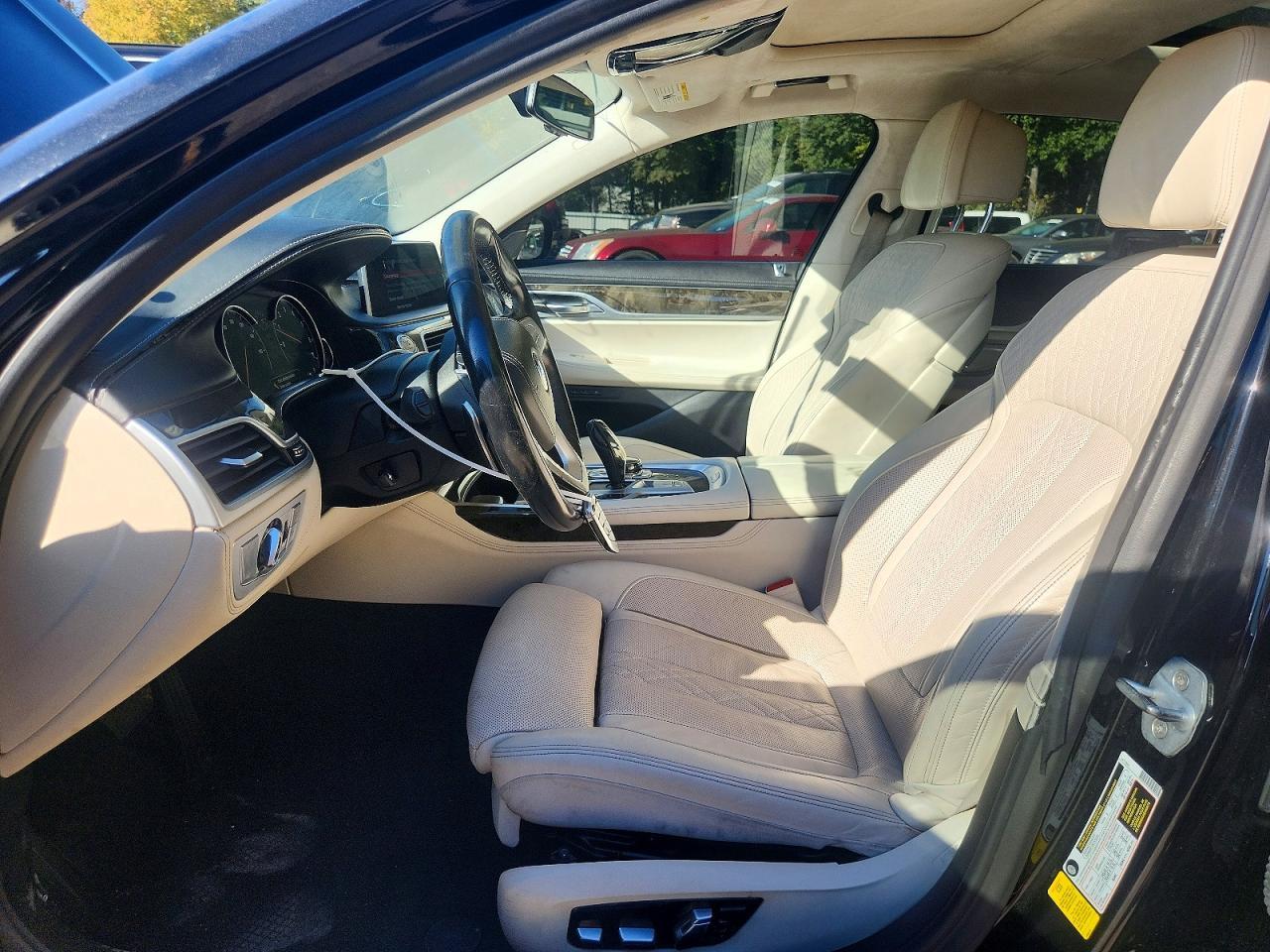2019 BMW 750 I - Image 7