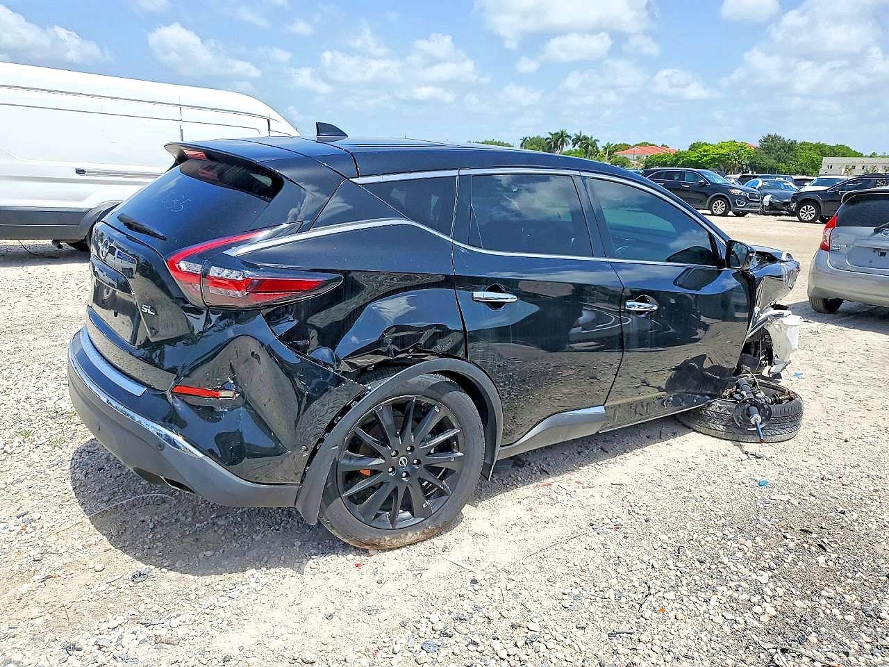 2024 Nissan Murano Sl - Image 3
