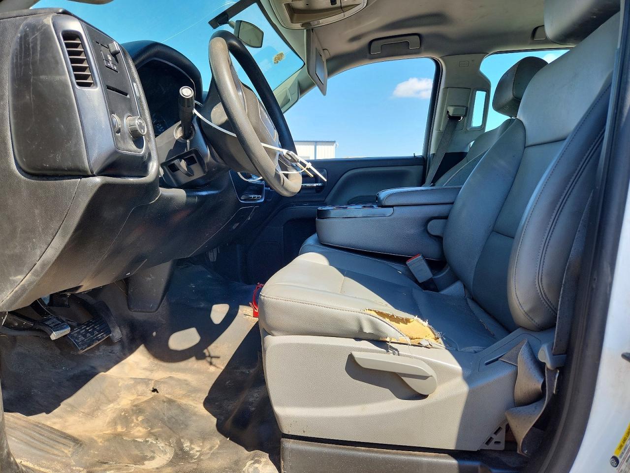 2015 GMC Sierra C2500 Heavy Duty - Image 7