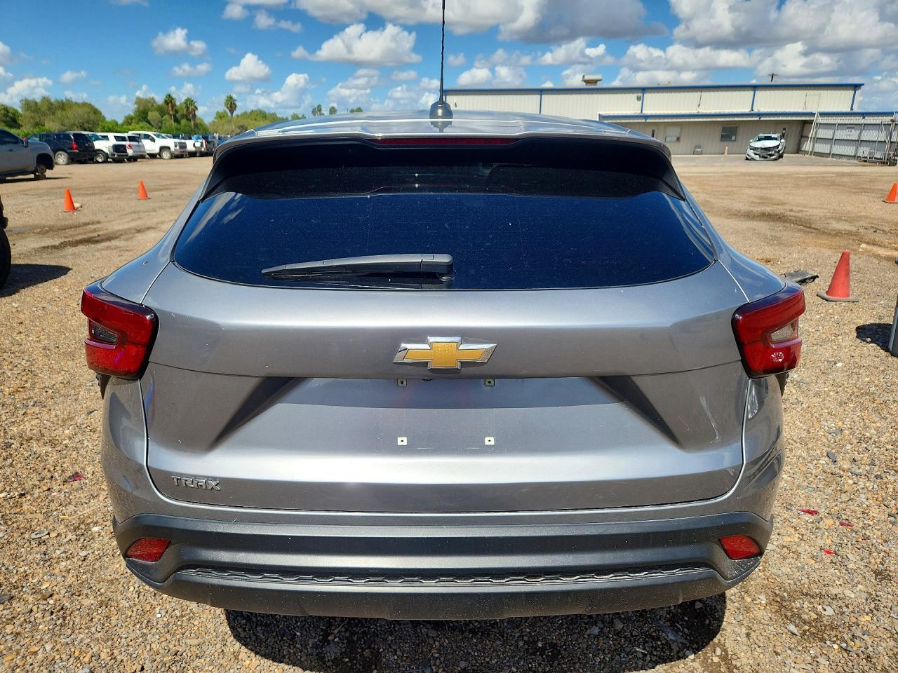 2024 Chevrolet Trax Ls - Фото 6