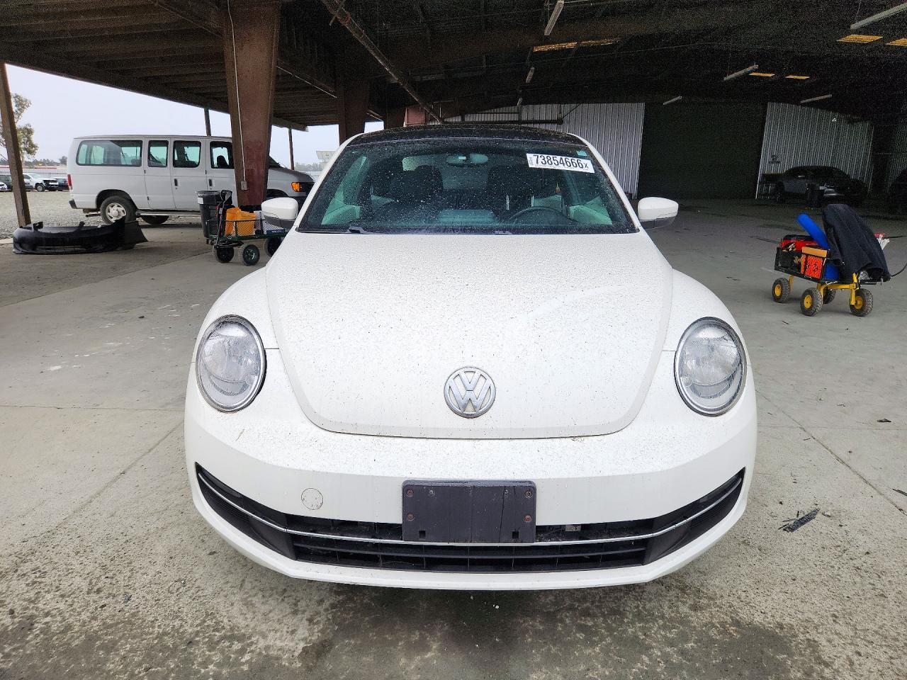2013 Volkswagen Beetle - Image 5