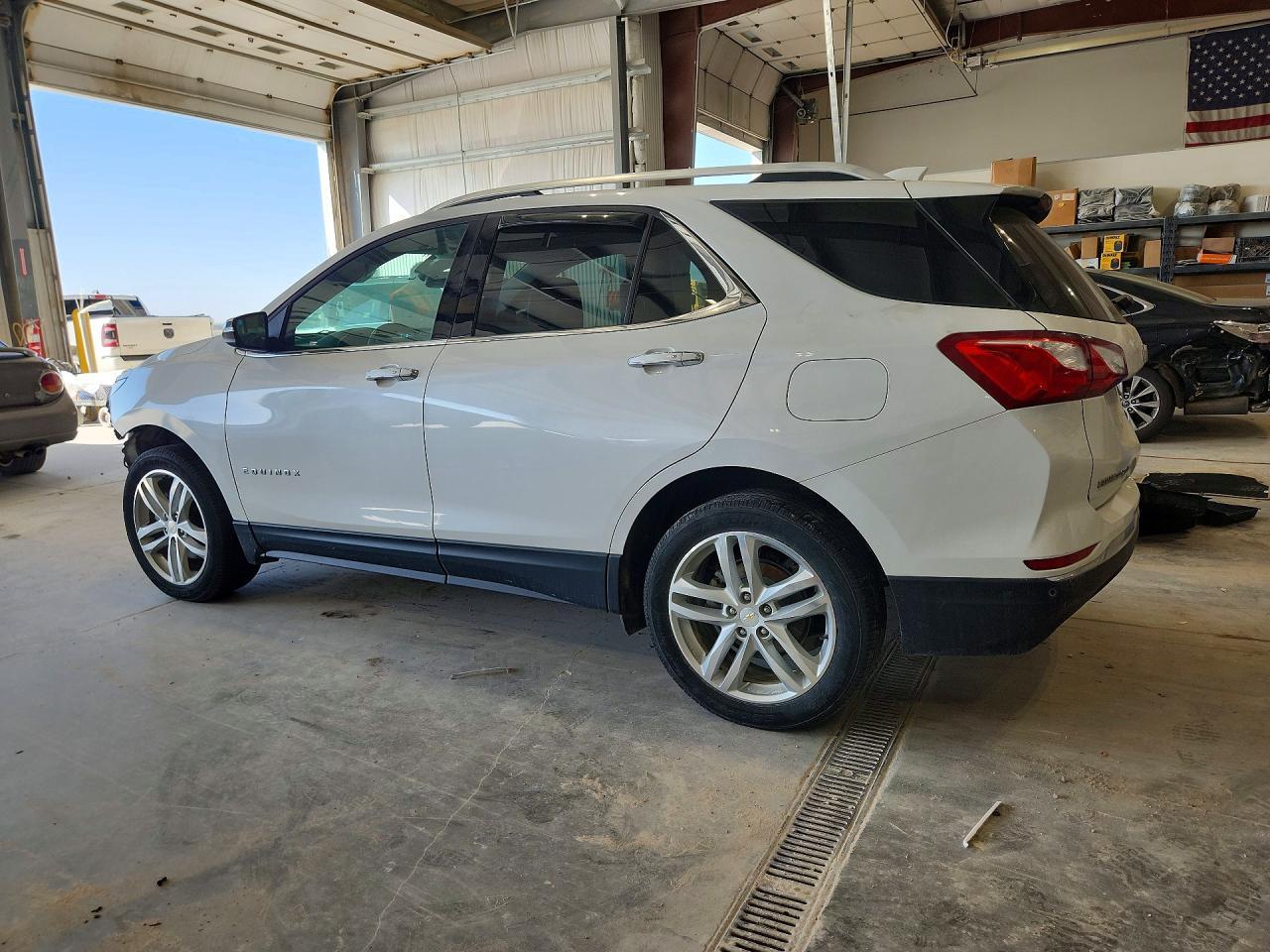2018 Chevrolet Equinox Premier - Image 2