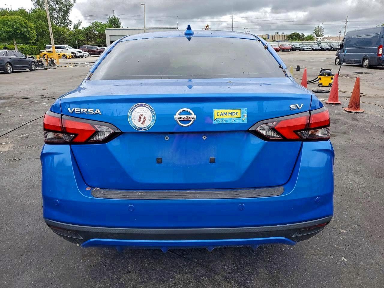 2020 Nissan Versa Sv - Image 6