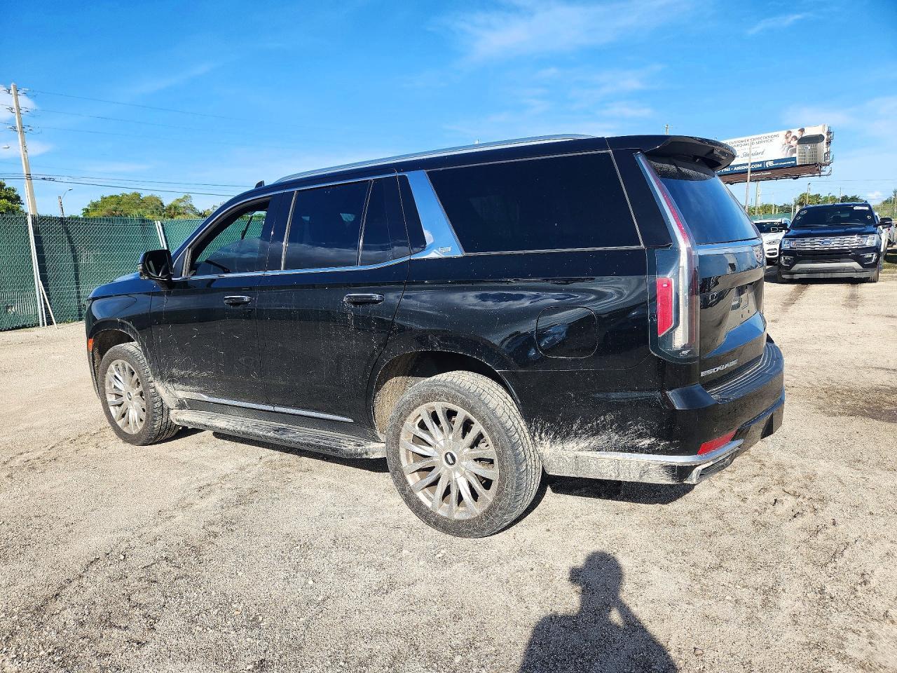 2021 Cadillac Escalade Premium Luxury - Image 2