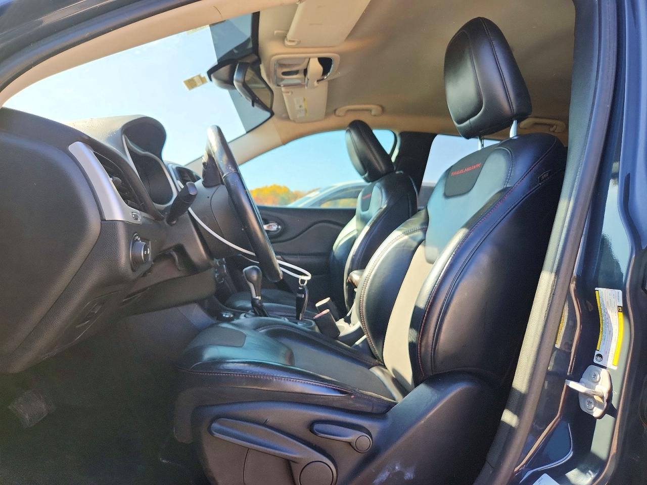2017 Jeep Cherokee Trailhawk - Image 7
