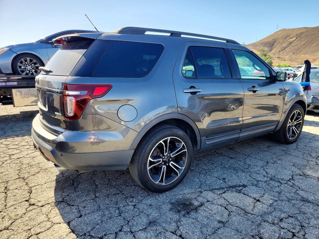 2015 Ford Explorer Sport - Image 3
