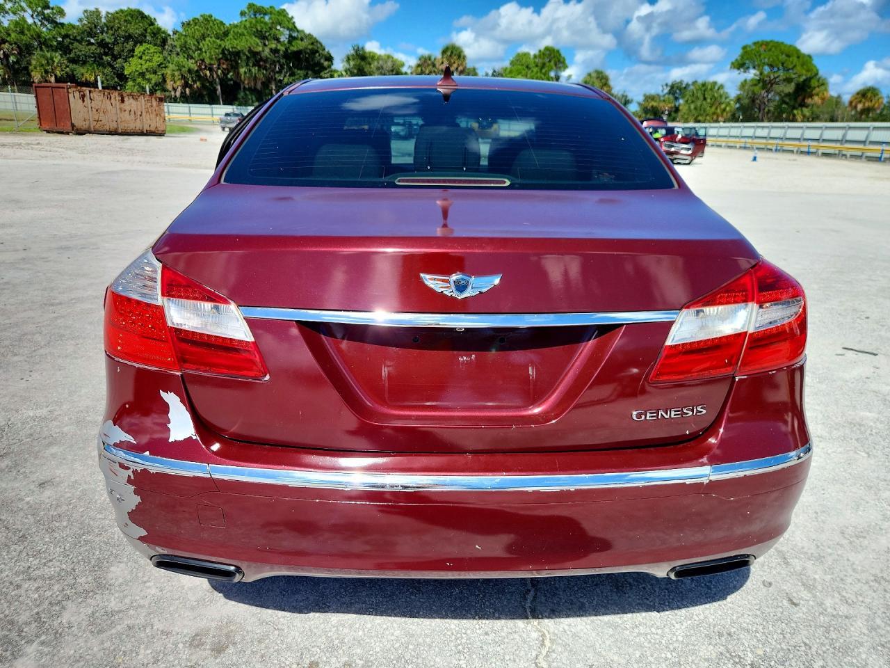 2011 Hyundai Genesis 3.8L - Фото 6