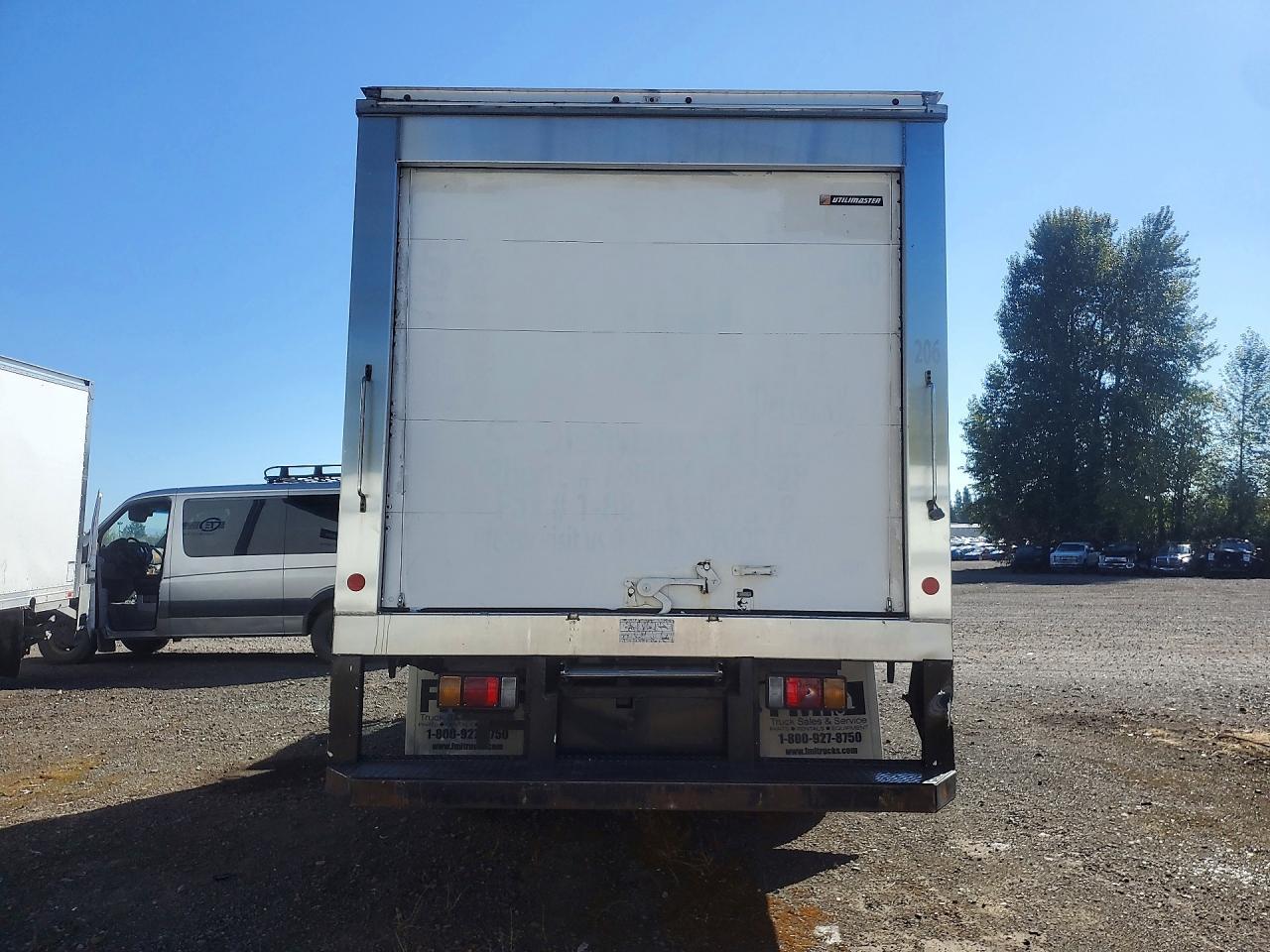 2022 Isuzu Nrr Refrigerated Box Truck - Image 6