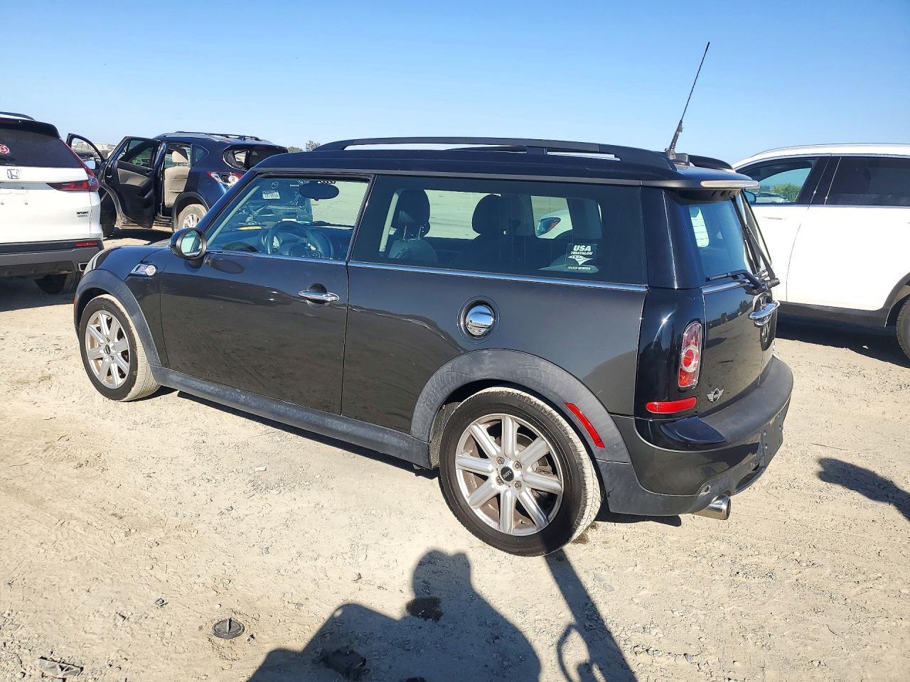2011 Mini Cooper S Clubman - Image 2