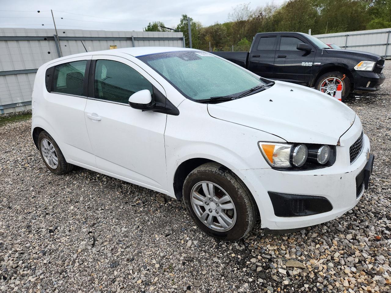2016 Chevrolet Sonic Lt - Фото 4