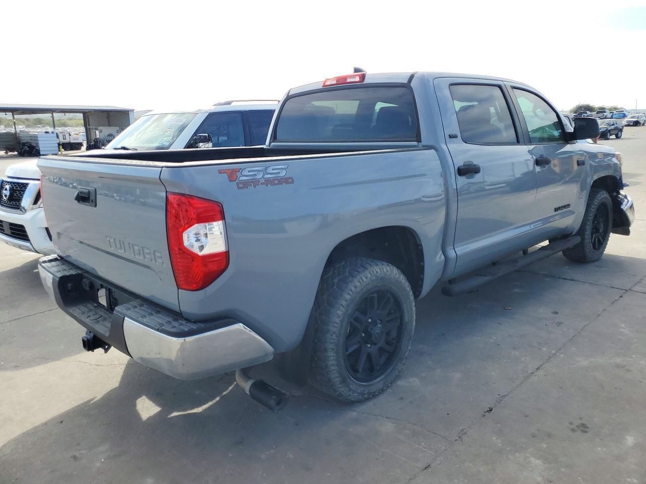 2021 Toyota Tundra Crewmax Sr5 - Image 3