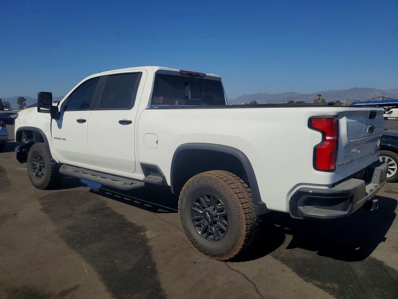 2025 Chevrolet Silverado K2500 Zr2 - Фото 2