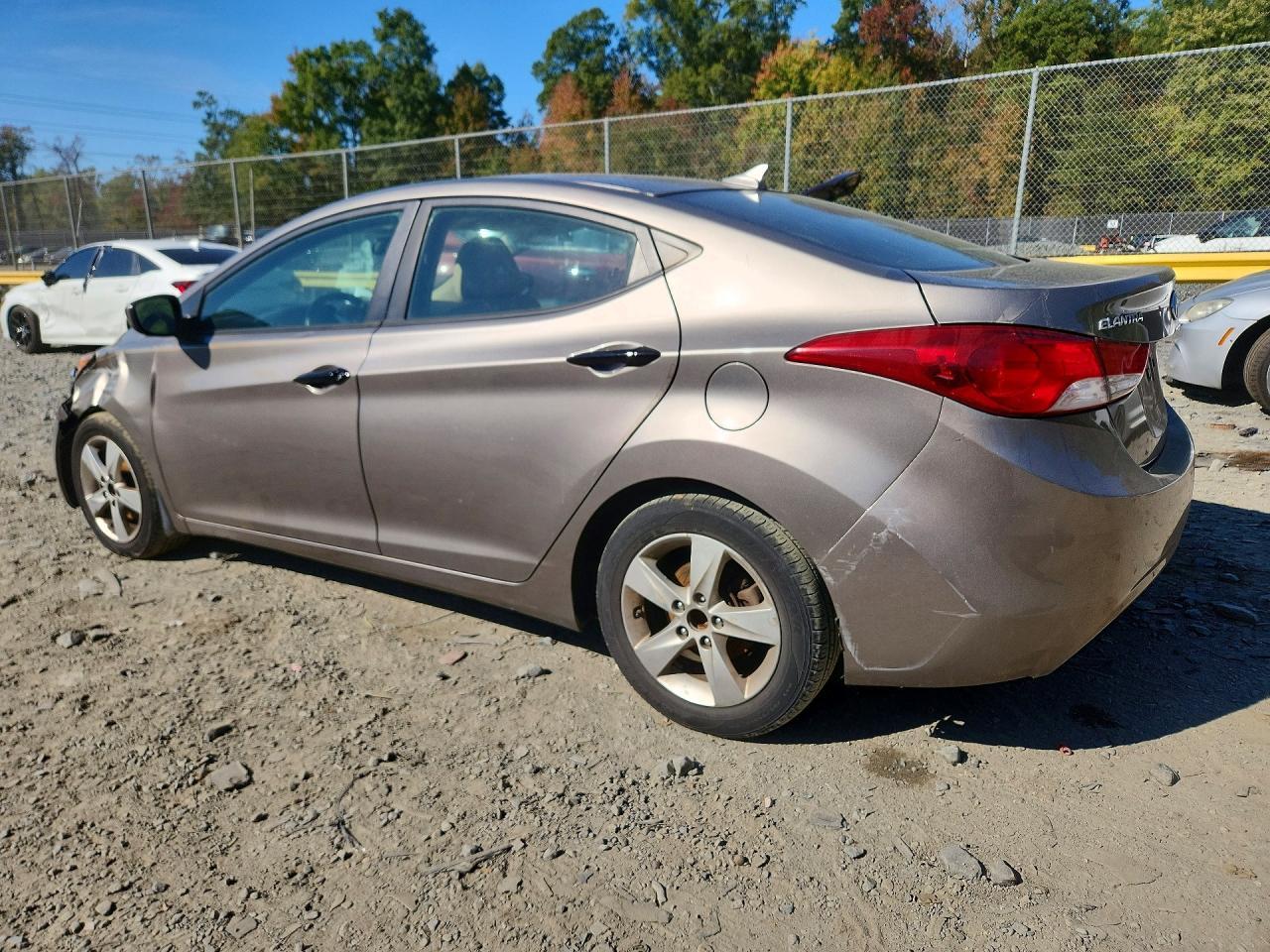 2013 Hyundai Elantra Gls - Фото 2