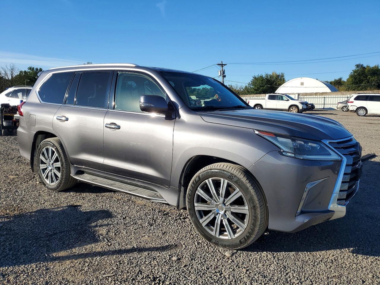 2017 Lexus Lx 570 - Image 4