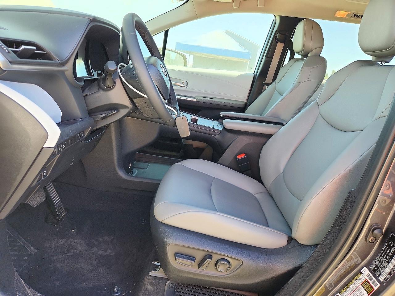 2025 Toyota Sienna Xle 7-Passenger - Image 7