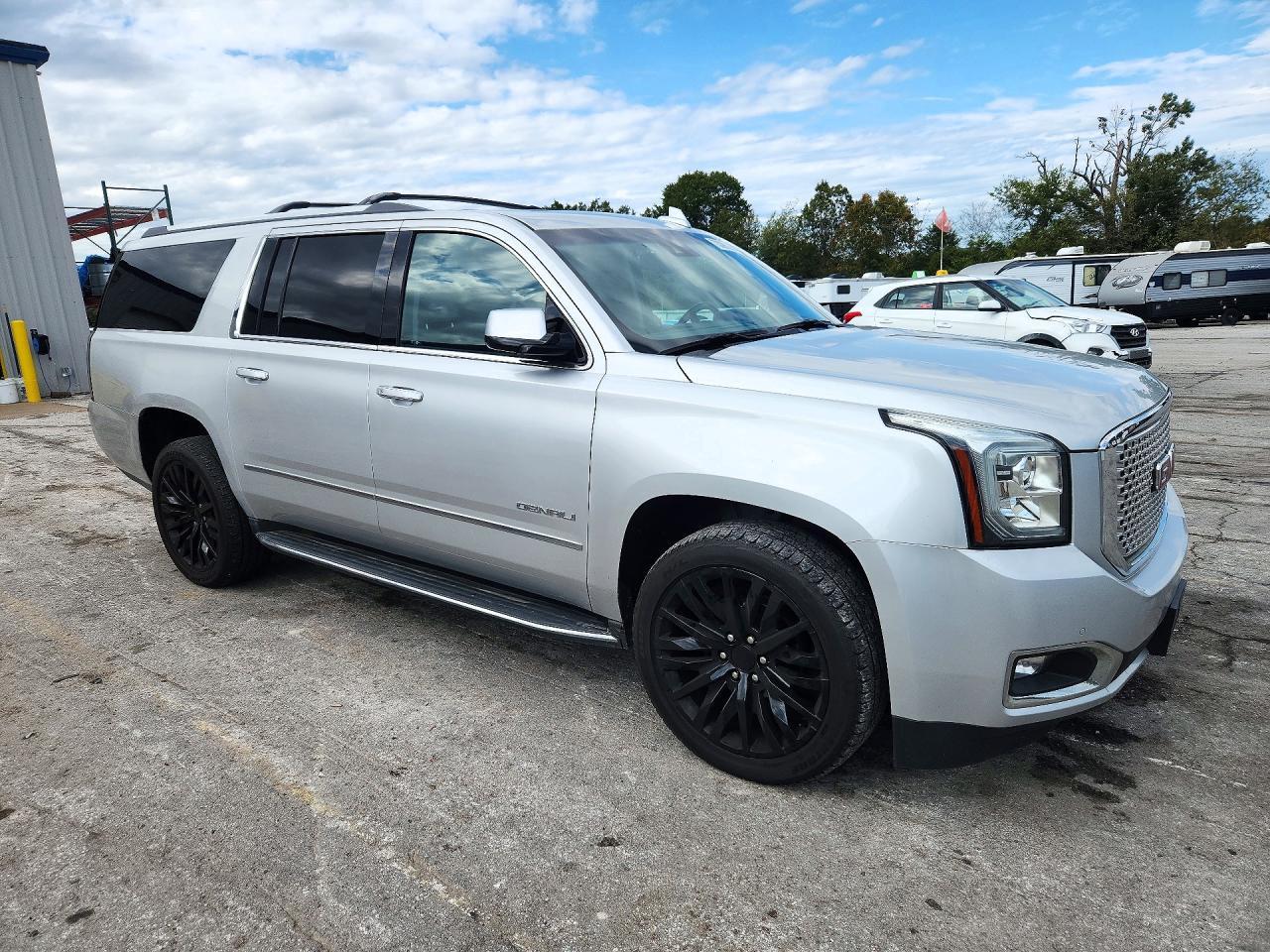 2017 GMC Yukon Xl Denali - Фото 4
