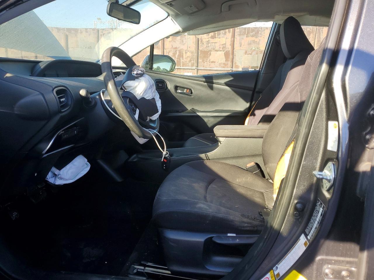 2016 Toyota Prius Two Eco - Image 7