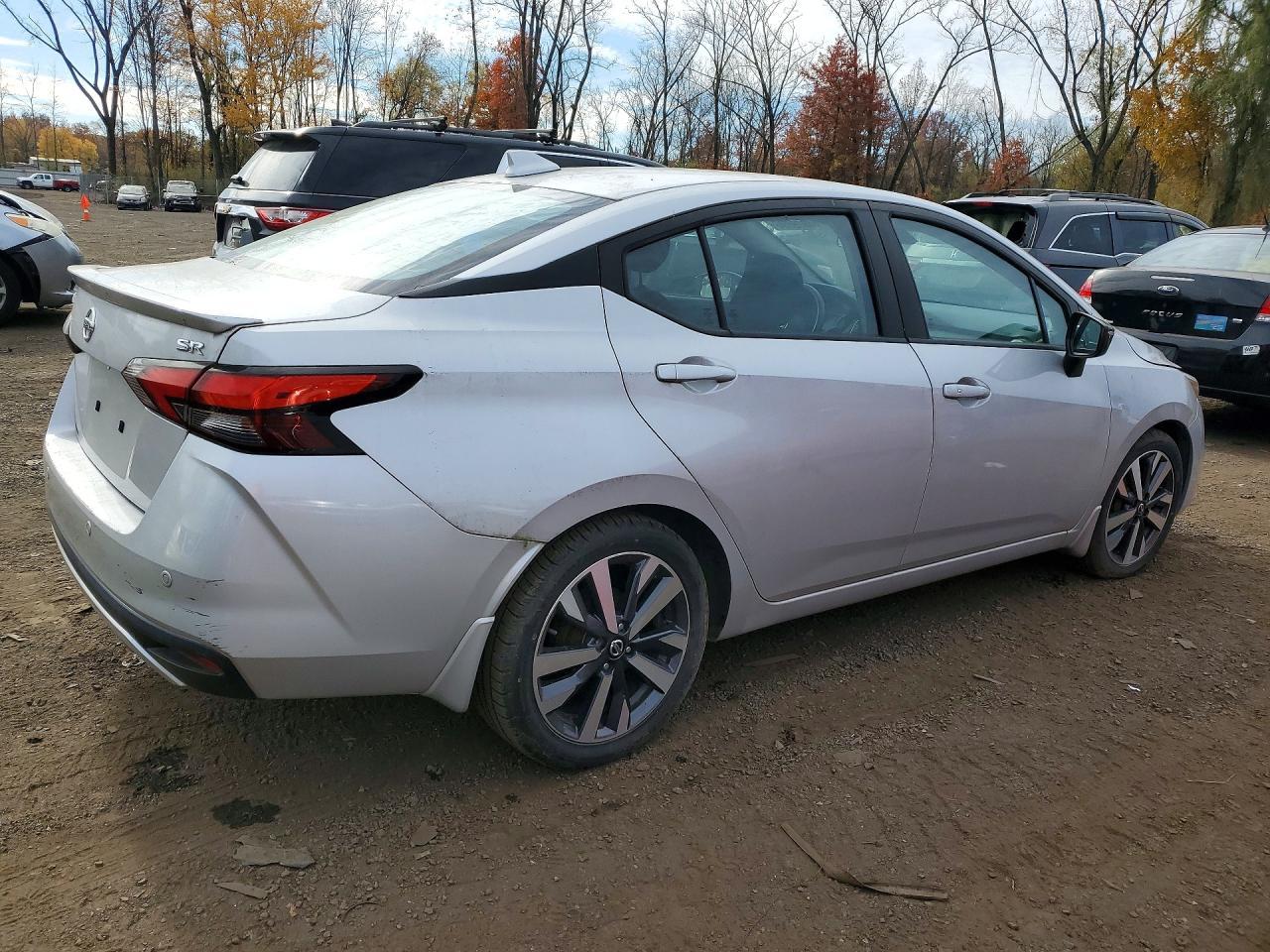 2020 Nissan Versa Sr - Фото 3