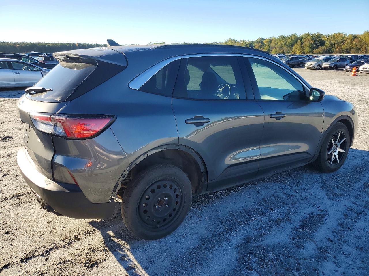 2022 Ford Escape Se - Image 3