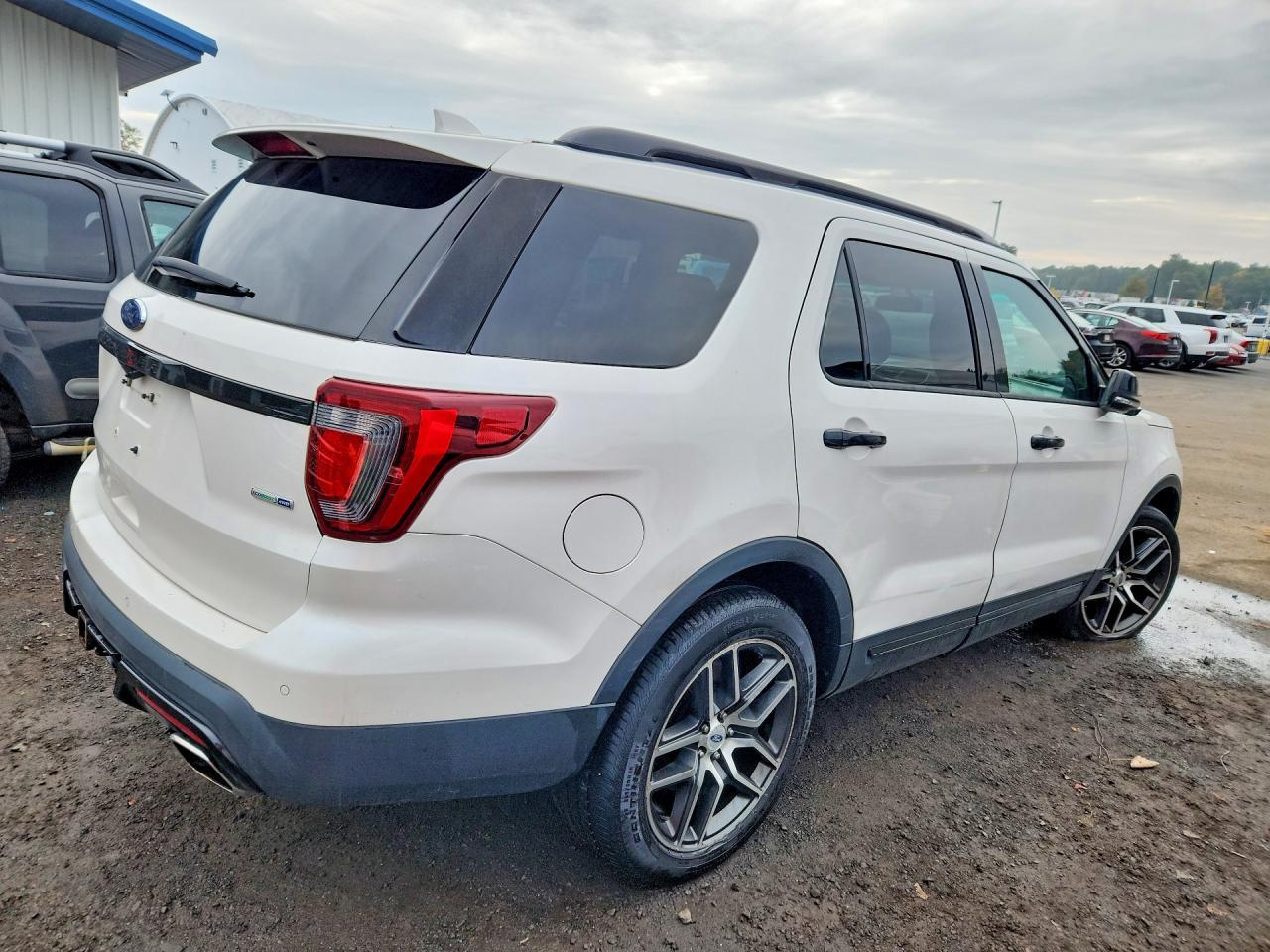 2016 Ford Explorer Sport - Image 3