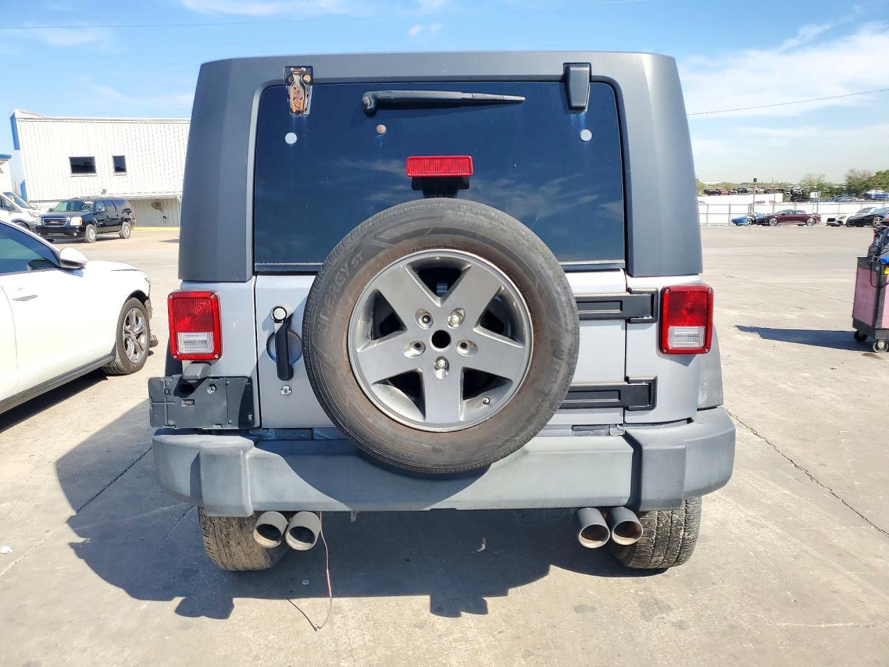 2017 Jeep Wrangler Unlimited Sport - Image 6
