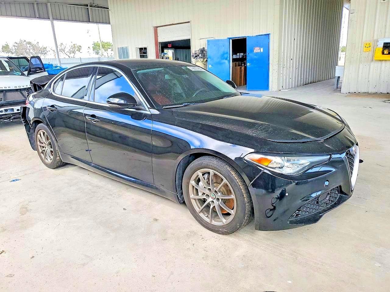 2018 Alfa Romeo Giulia - Image 4