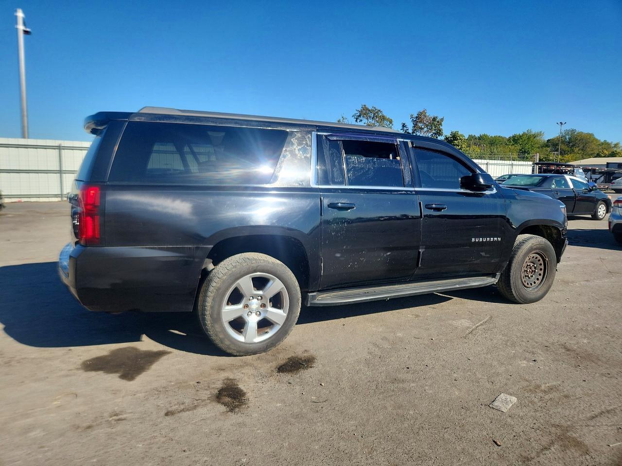 2017 Chevrolet Suburban K1500 Lt - Фото 3