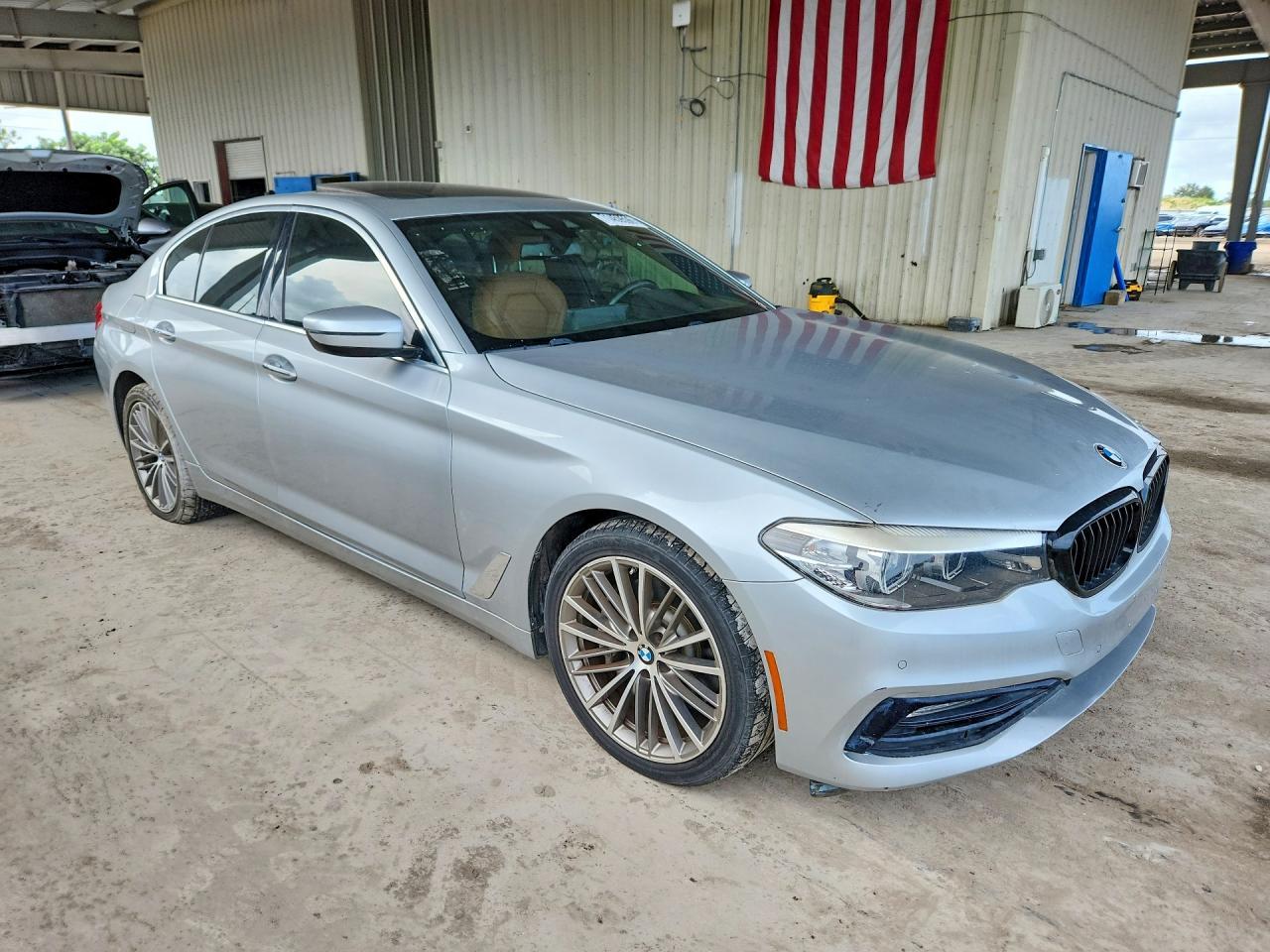 2018 BMW 530 I - Image 4