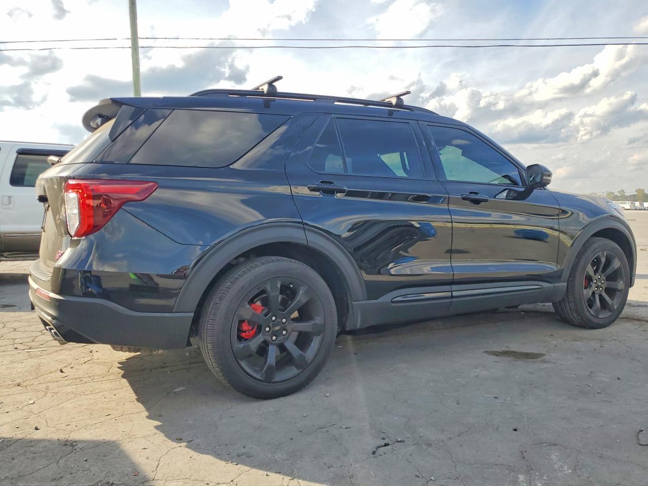 2022 Ford Explorer St - Image 3