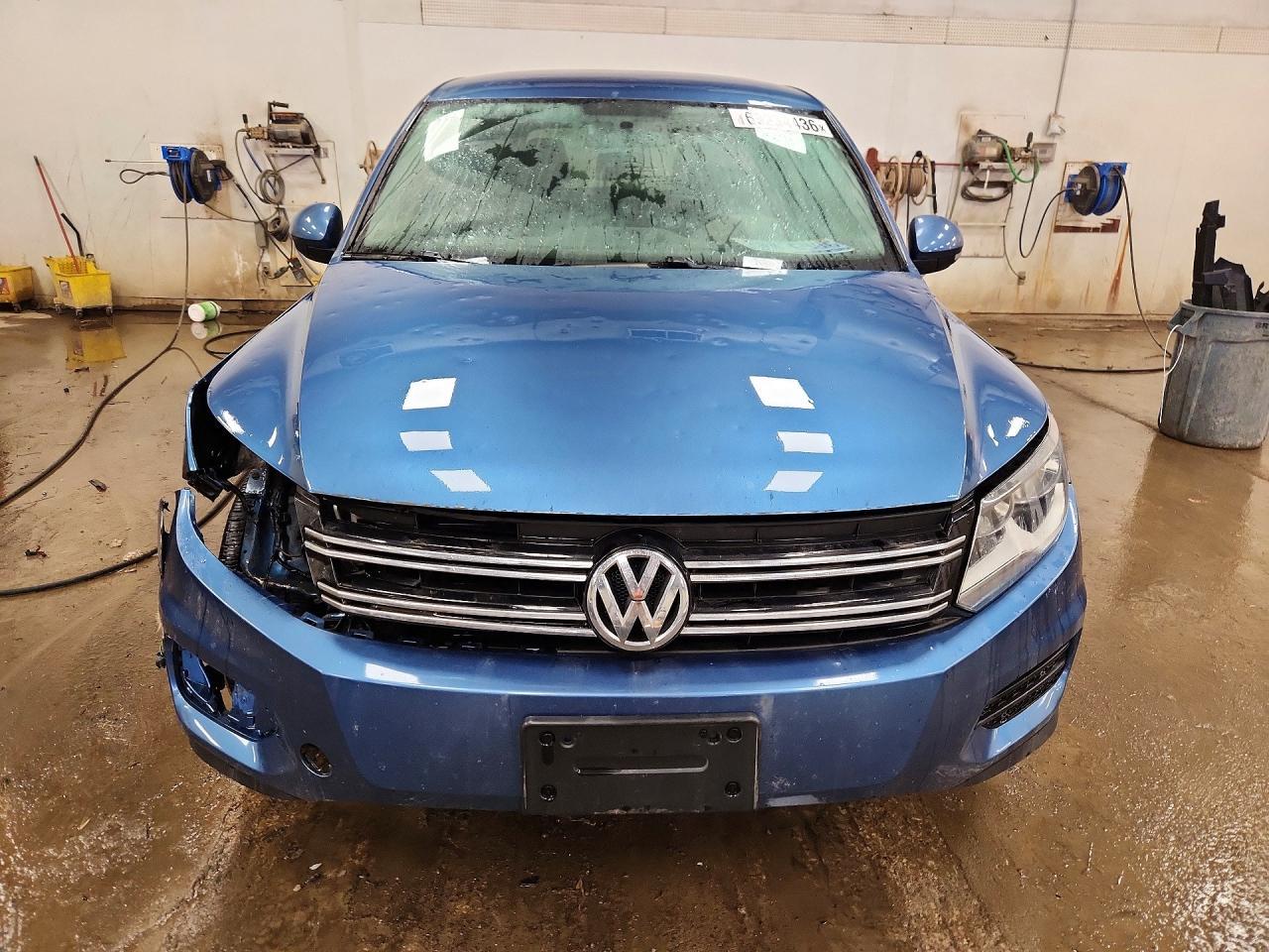 2017 Volkswagen Tiguan S - Image 5