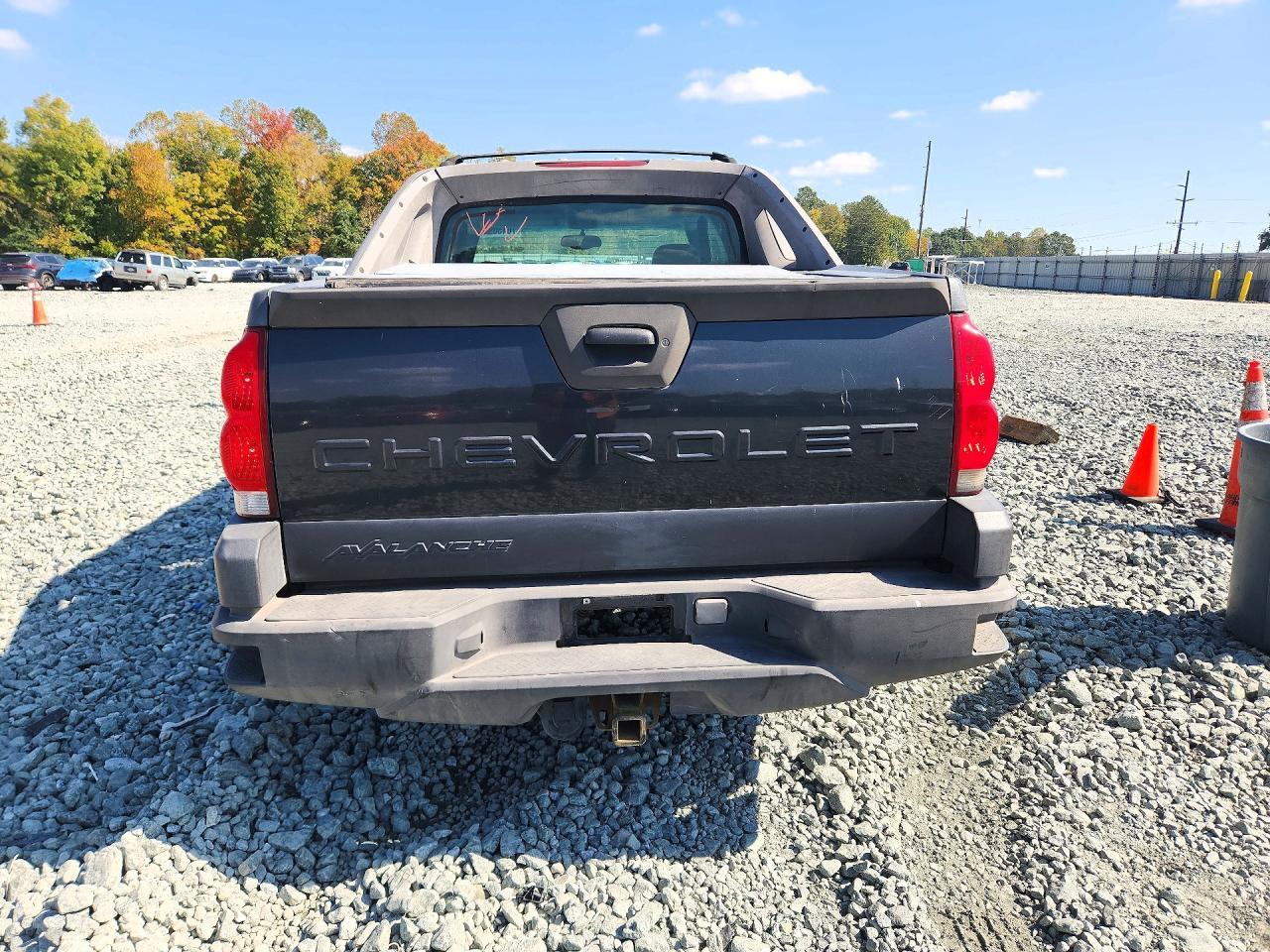 2003 Chevrolet Avalanche C1500 - Image 6