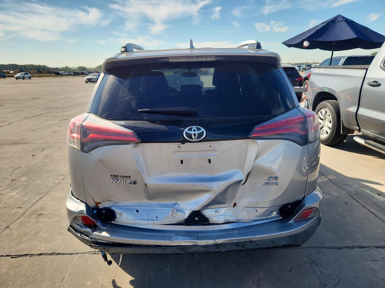 2016 Toyota Rav4 Se - Image 6