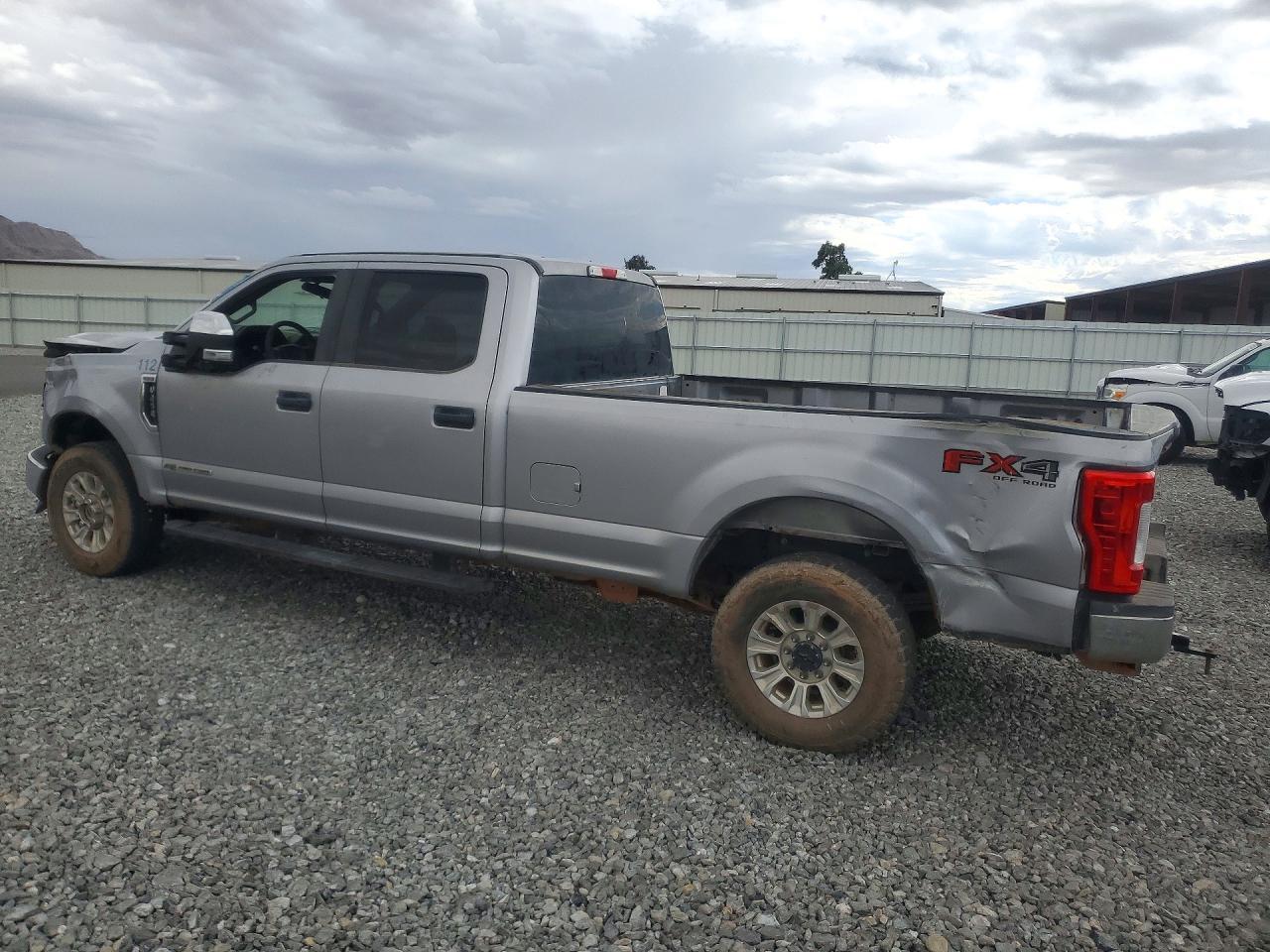 2022 Ford F250 Super Duty - Фото 2