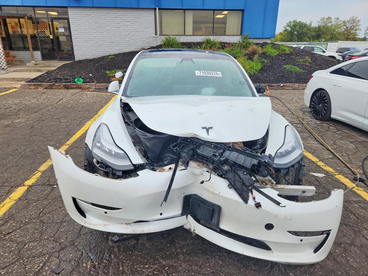 2020 Tesla Model 3 - Фото 5