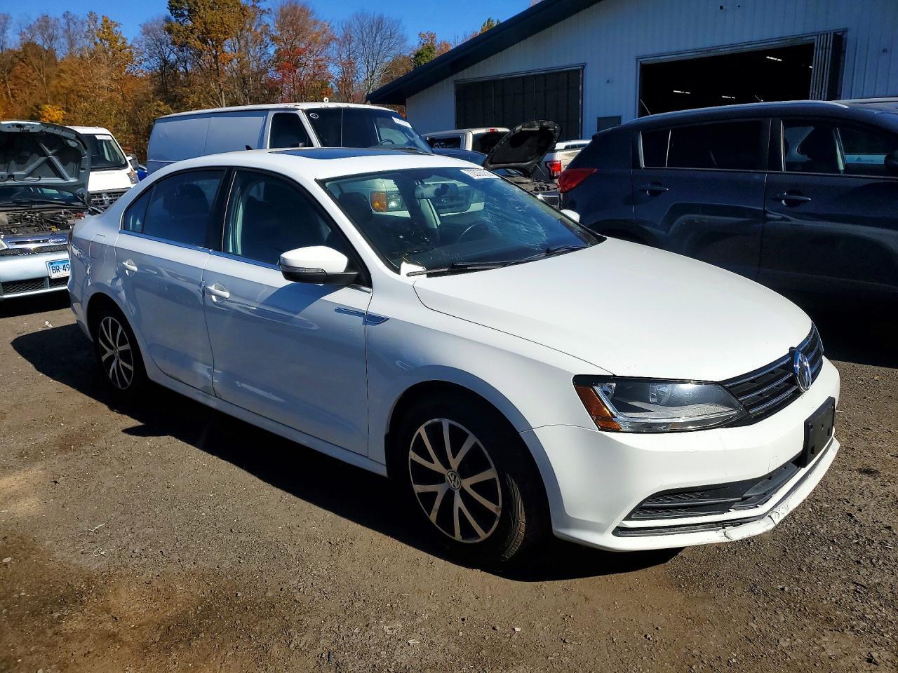 2017 Volkswagen Jetta Se - Image 4