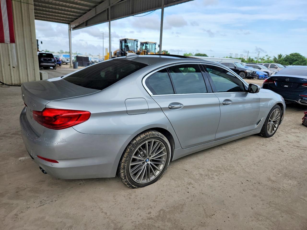 2018 BMW 530 I - Image 3