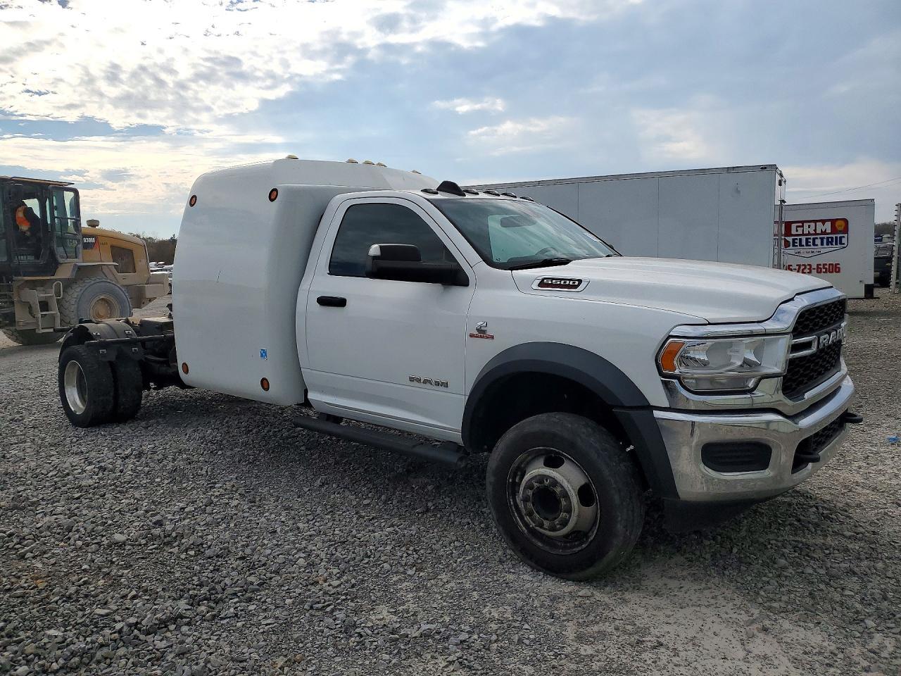 2021 Ram 5500 - Truck Cab And Chassis - Фото 4