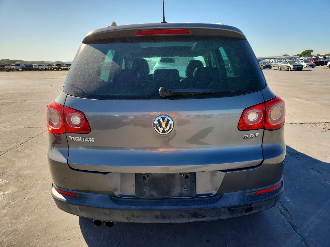 2010 Volkswagen Tiguan S - Image 6