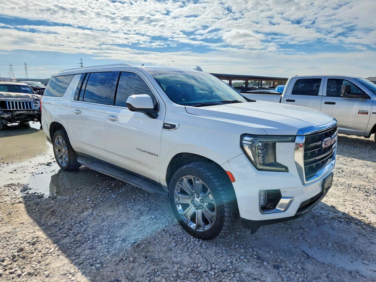 2022 GMC Yukon Xl K1500 Sle - Image 4